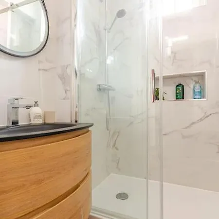 Moderne Entier Paris-le Bourget Et Cdg Apartment